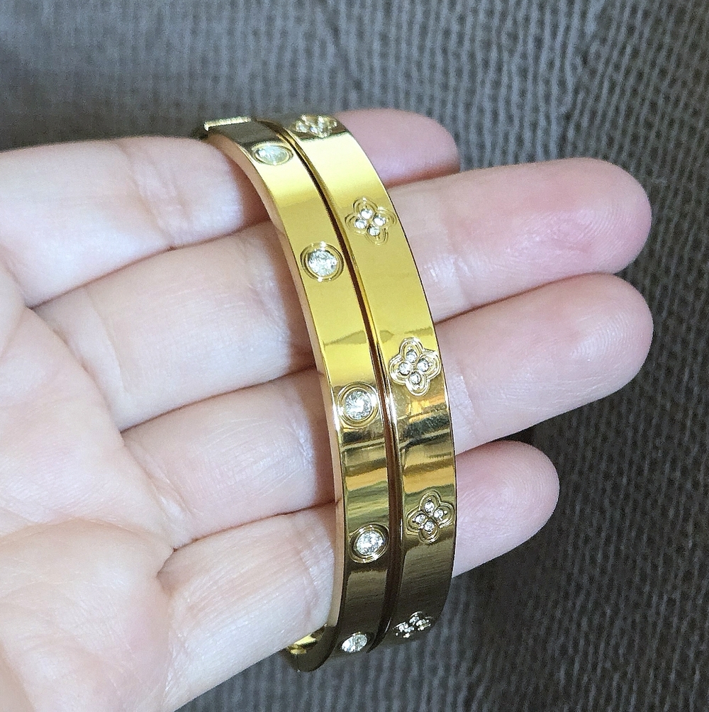 Set of Two✌️ Hinged Bangle Bracelets with Bezel Set Cubic Zirconias - NWOT - Picture 2 of 15
